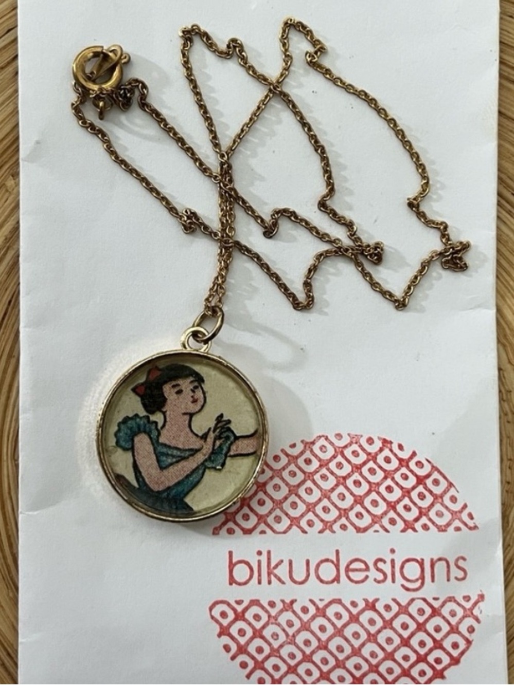 Japanese Vintage Dancing Girl Illustration in Resin Gold Tone Pendant Necklace